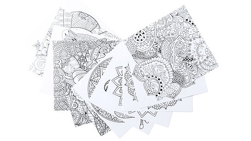12 unterschiedliche Mandalakarten zum Ausmalen, aufgefächert