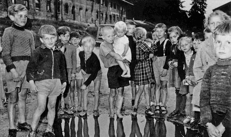 Plan unterstützte geflüchtete Kinder in Vertriebenenlagern, wie hier 1952 im bayerischen Feldafing