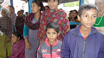 Plan_20160115_International_Nepal_Patenbesuch_Kinder_Mütter_Schule Plan_20160115_International_Nepal_Patenbesuch_Kinder_Mütter_Schule
