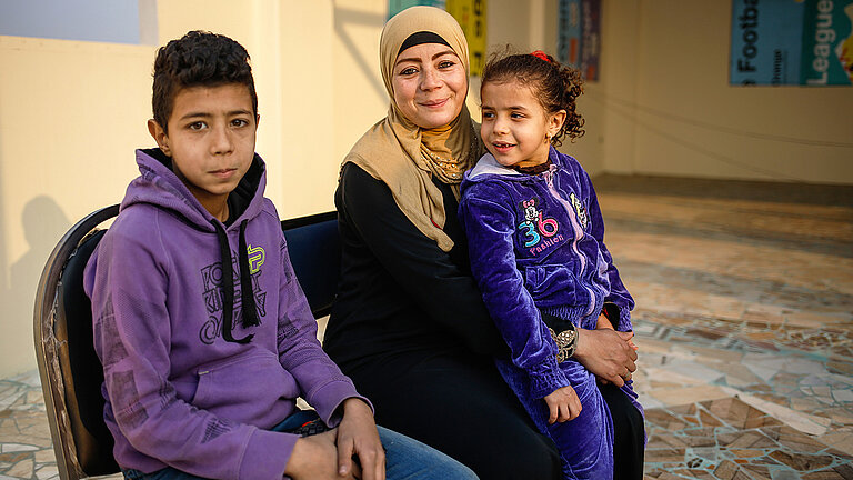 Plan_20180409_Hassan mit Mutter und Schwester