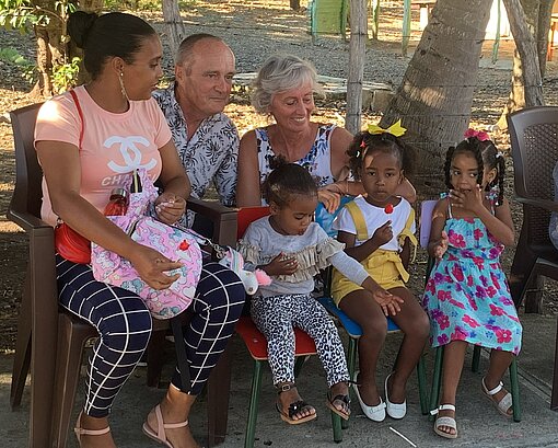 Besuch bei Patenkind Nicole und ihrer Familie Besuch aus Hamburg bei Patenkind Nicole