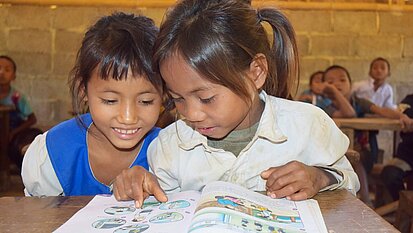 Auch in Laos setzen wir uns für den Schulbesuch von Kinder ein.