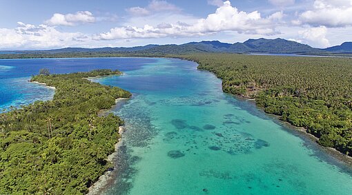 Vordergründig paradiesisch: die Salomon-Inseln sind vom Klimawandel bedroht Vogelperspektive auf die Südsee