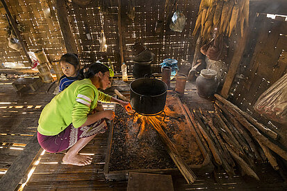 In Laos wird schon mal Wasser abgekocht, um später damit zu kochen.