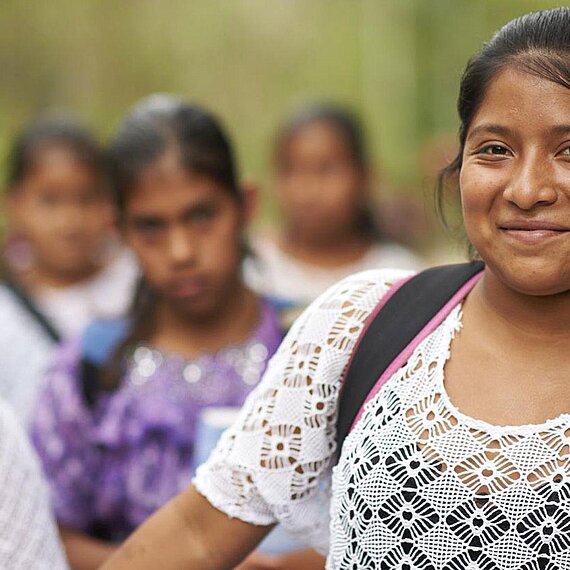 Ein Schulabschluss bietet Mädchen in Guatemala neue Zukunftsperspektiven.