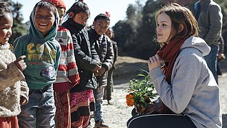 Seit einem Jahr engagiert sich Emilia Schüle als Botschafterin für Mädchen in Krisenregionen bei Plan International. © Sebastian Berthold