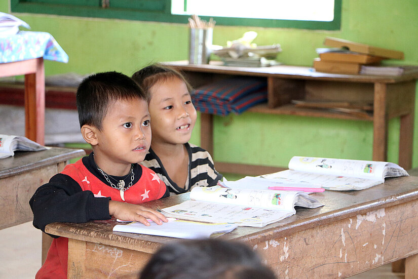 Schulkinder in Laos