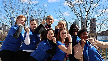 Jugendbeteiligung bei der CSW Bild: Eine Gruppe von Jugendlichen in New York