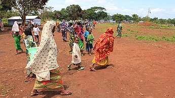 Täglich kommen weitere Flüchtlinge aus der Zentralafrikanischen Republik im Nachbarland Kamerun an. Plan unterstützt dort ihre Versorgung in Notunterkünften.