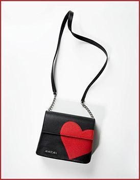 Die Charity-Tasche zum Muttertag 2018 von Marc Cain. Die Charity-Tasche zum Muttertag 2018 von Marc Cain.