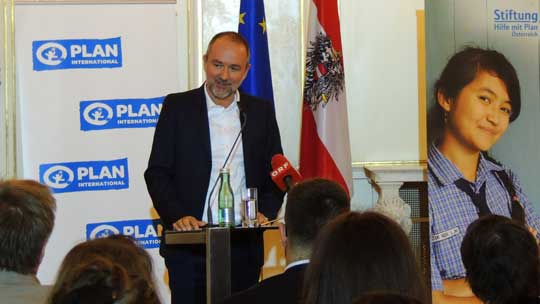 Bundesminister Mag. Thomas Drozda bei der Preisverleihung Bundesminister Mag. Thomas Drozda bei der Preisverleihung