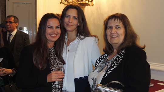 Preisträgerin Hofmeister-mit-Familie Preisträgerin Hofmeister-mit-Familie