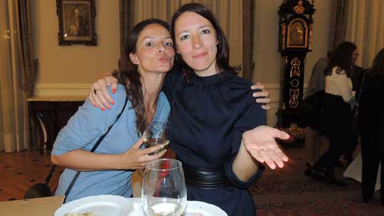 Preisträgerin Frau Widler mit Freundin