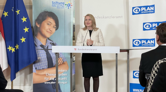 Susanne Raab (c) Stiftung Hilfe mit Plan Österreich